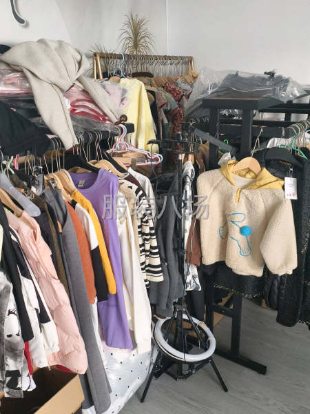 整件，裁剪，熨烫，后道，钉扣都是能做的，已经在服装行业十几年-第1张图片