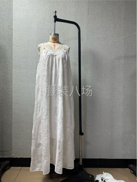 小单快反，梭织连衣裙为主-第1张图片