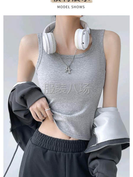 夏季2026新款带胸垫美背文胸一体外穿打底无袖上衣-第4张图片