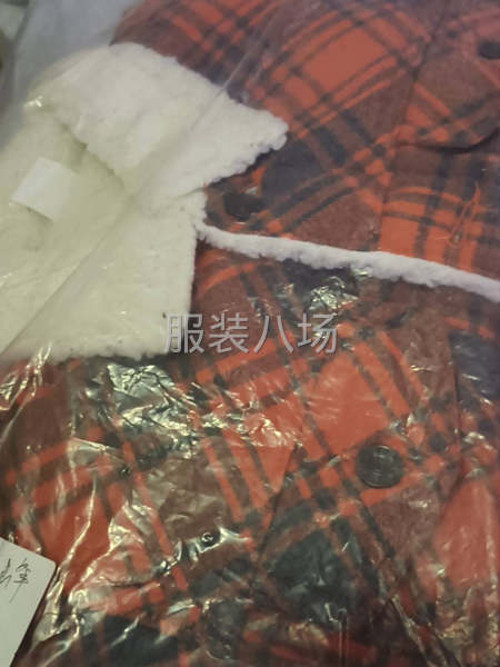 格子色布加绒棉衣-第2张图片
