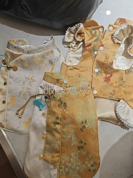 常年宠物服装、改良款旗袍-第1张图片