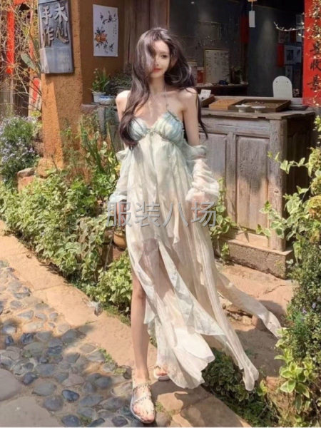 长期招连衣裙加工厂，货源充足，工资准时，欢迎大家一起来赚钱-第1张图片