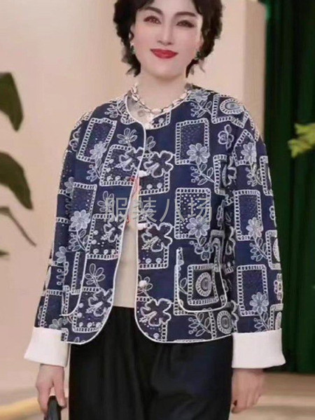 简单款外套外发莫城附近-第1张图片