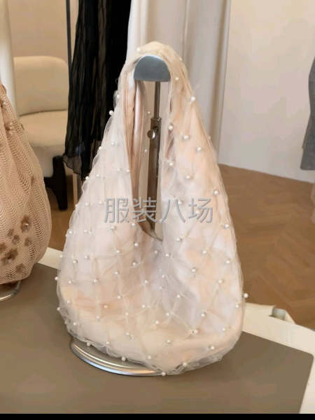 寻求做过网纱珠片晚礼服的夫妻档合作-第1张图片