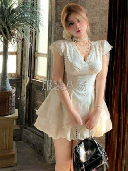 大量连衣裙外发大量连衣裙外发-第4张图片