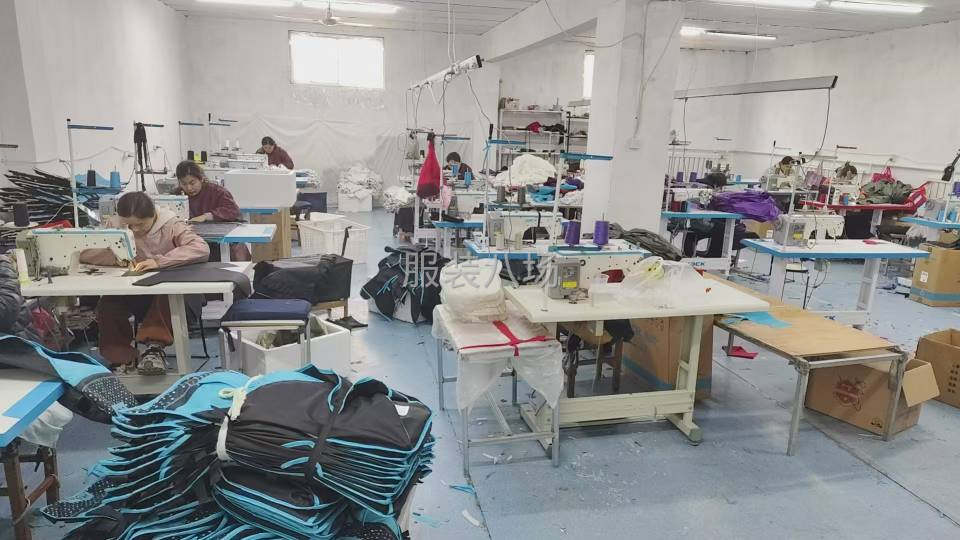 专做各类梭织衣服，单衣棉服羽绒服，裤子，外贸单-第1张图片