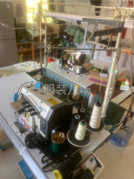 诚接单衣茄克锁边单裤夫妻队彭田村-第1张图片