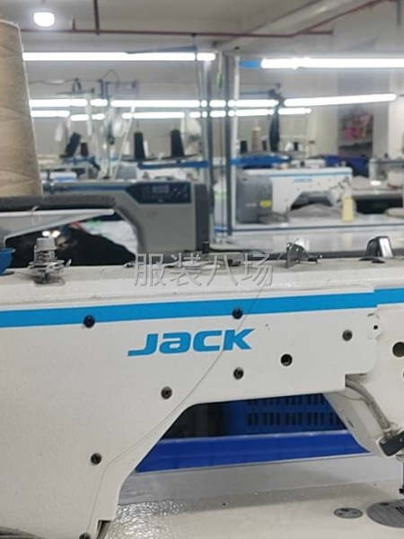 交通很方便，厂里有9米裁床-30台机器，可以坐15到20人-第1张图片