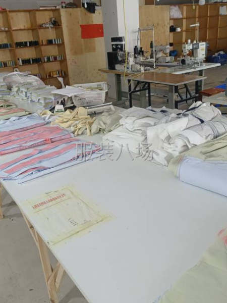 风衣外套夹克外套棉衣外套，衬衫外套裤子-第1张图片