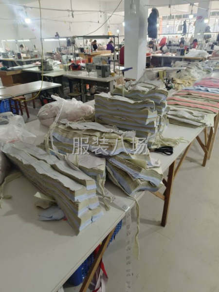 风衣外套夹克外套棉衣外套，衬衫外套裤子-第2张图片