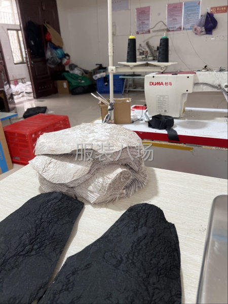 五六个人主要做裤子，小作坊承接加工，质量保证，出货快-第2张图片