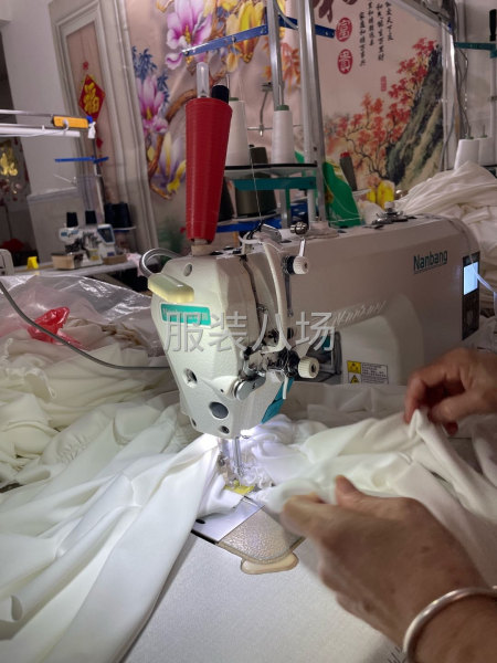 需招自钉自缝车工多名货源充足有意者请联系-第2张图片