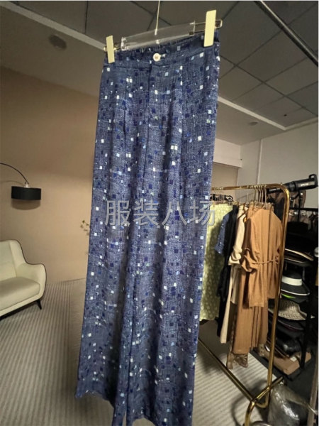 连衣裙上衣十裤子三件套-第2张图片