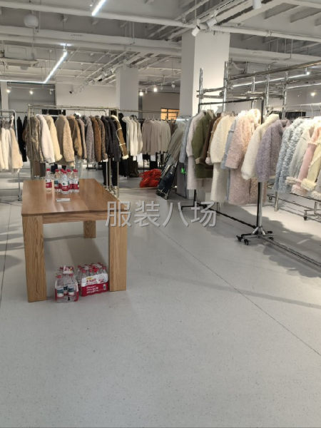 加工！裘皮工艺，皮毛一体仿貂环保毛外套-第1张图片