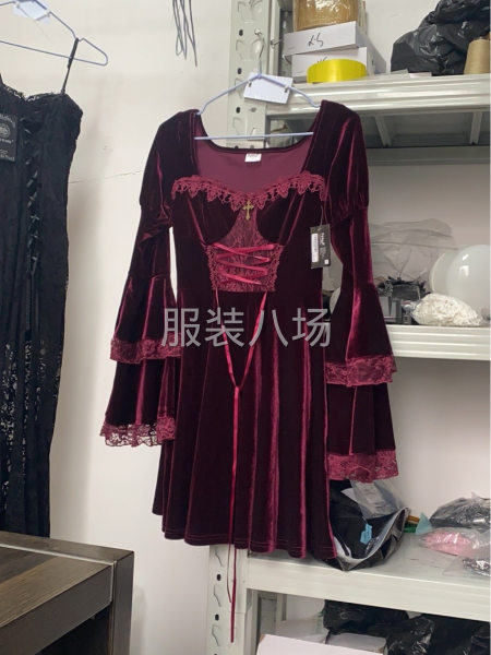 女装全品类，以连衣裙，上衣半裙为主-第1张图片