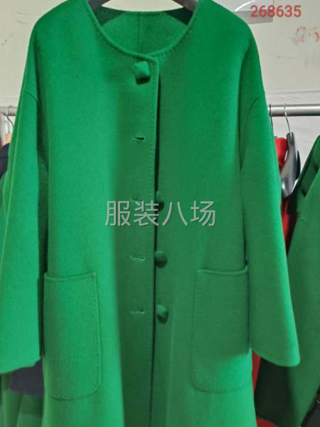 海宁巴比伦原创高端大衣-第9张图片