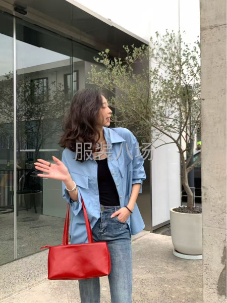 两个款小衫1000件左右处理  感兴趣的来聊-第3张图片