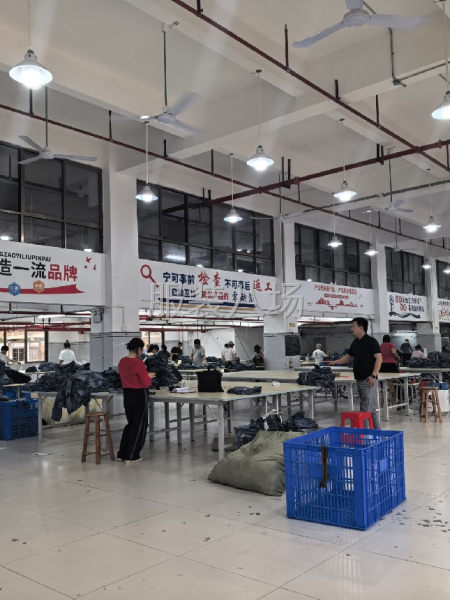 牛仔裤源头工厂-男装女装童装-第1张图片