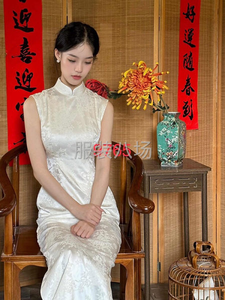 宠物服装、改良款旗袍，常年款式变化不大-第9张图片