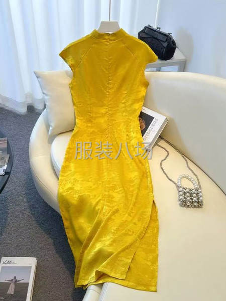 宠物服装、改良款旗袍，常年款式变化不大-第7张图片