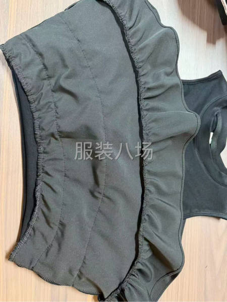 中道外发裙子-第2张图片