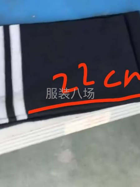 成品裤子，平车在小腿位置加两道反光条-第2张图片