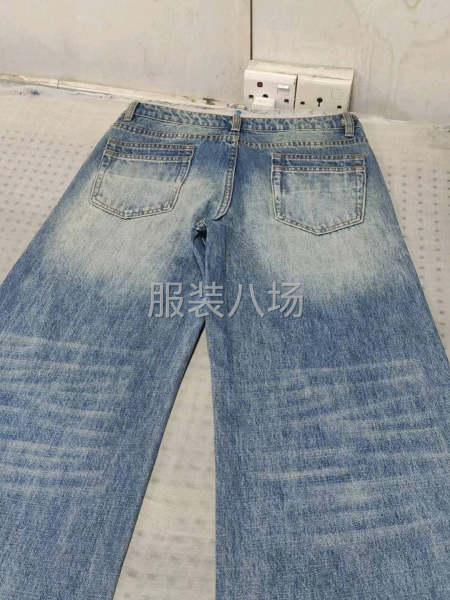 专业生产牛仔全系列25年，小单快返。三天出版，五到七出大货。-第1张图片