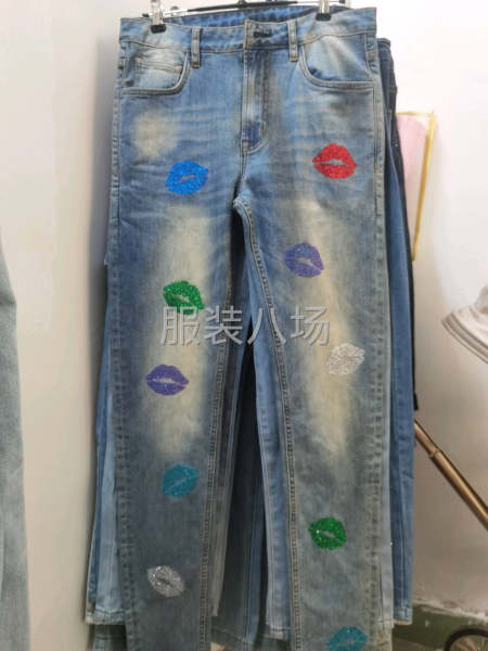 承接服装新工艺--服装点胶-第1张图片