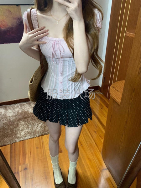 主做女装时尚套装 上衣+短裙套装-第1张图片