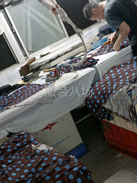 本厂承接各类服装加工订单，清加工、包工包料都行。 做工干净，-第8张图片