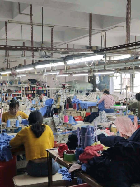 本厂承接各类服装加工订单，清加工、包工包料都行。 做工干净，-第1张图片
