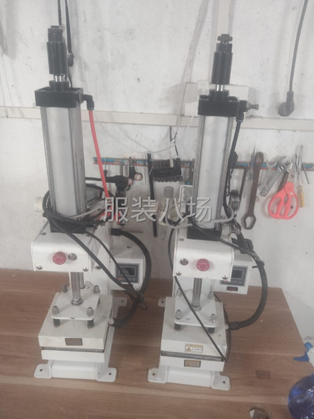 普宁本地 烫画机转让 15×15上下温 20×50带蒸汽功能-第1张图片