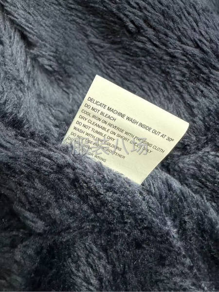 4800件长款欧美原单女装棉衣处理，装箱-第9张图片