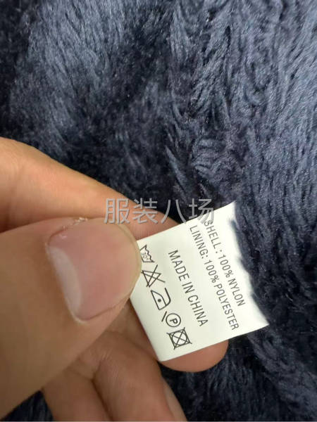 4800件长款欧美原单女装棉衣处理，装箱-第8张图片
