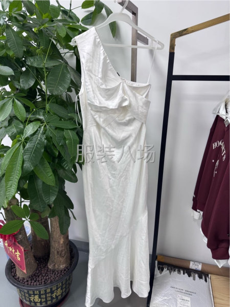 管理人员齐全，能做色丁，蕾丝，专业品类车缝技术过关度长期合作-第1张图片