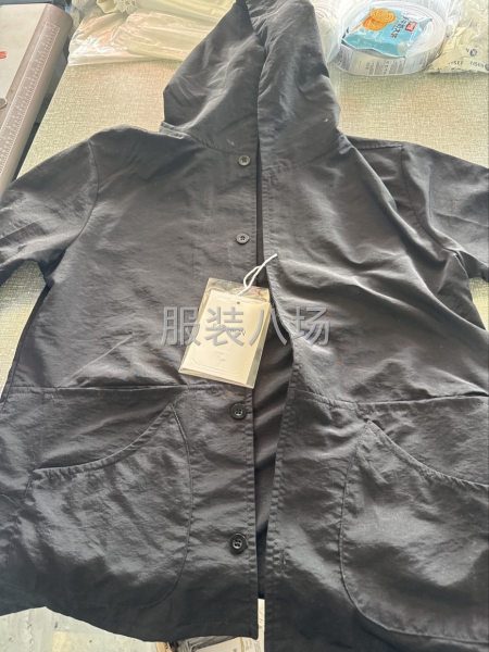 男款上衣 带帽子 四个口袋-第1张图片