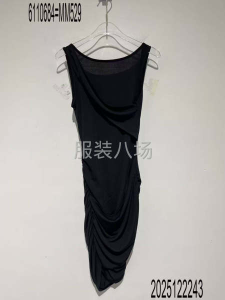 针织时装款外发，找货源的工厂速联系-第1张图片