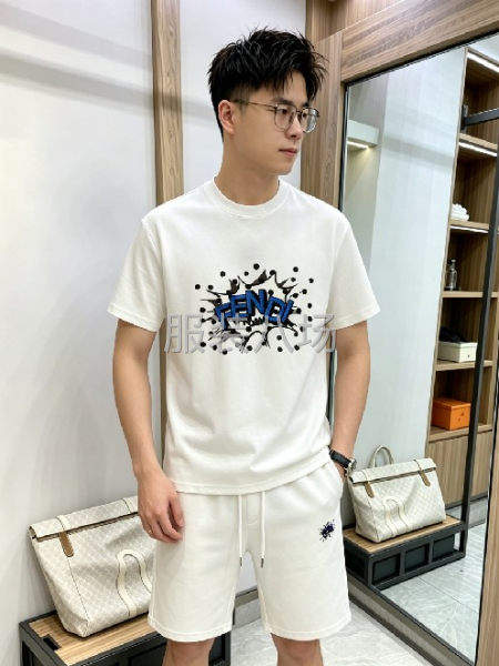 圆领短袖T恤衫宽松版型后-第3张图片