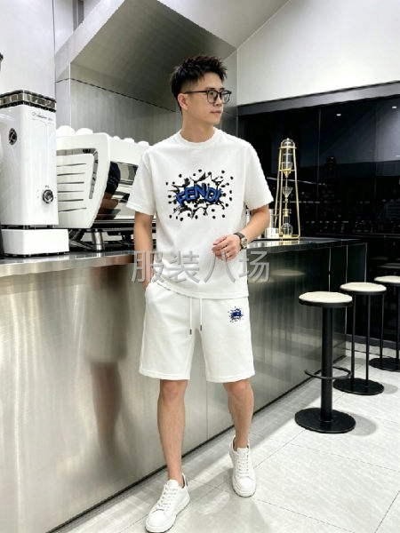 圆领短袖T恤衫宽松版型后-第1张图片