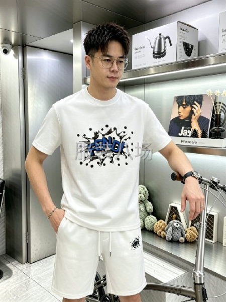 圆领短袖T恤衫宽松版型后-第2张图片