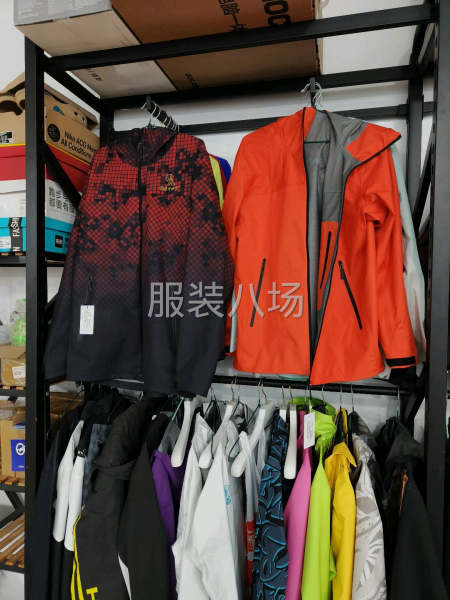 对外加工，专业生产精品封胶无痕户外服装-第7张图片
