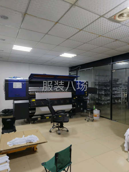 对外加工，专业生产精品封胶无痕户外服装-第5张图片