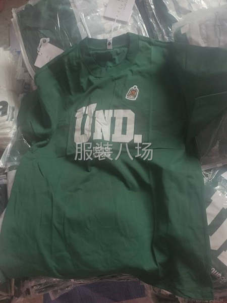 一手男装潮牌T恤18000件库存全清出售-第2张图片