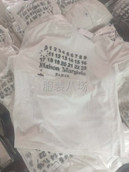 一手男装潮牌T恤18000件库存全清出售-第8张图片