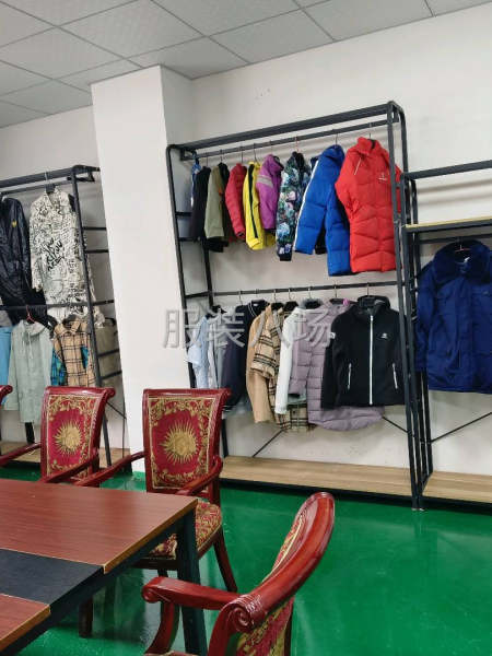 服装加工主生产羽绒服、棉衣、夹克、冲锋衣等梭织料为主-第1张图片