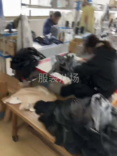 专业PU皮衣皮裤皮裙，梭织裤子夹克衬衣为主-第2张图片