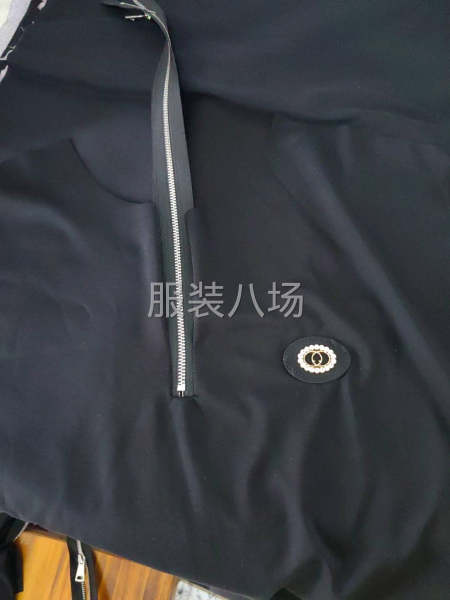 拉链短袖衫-第1张图片