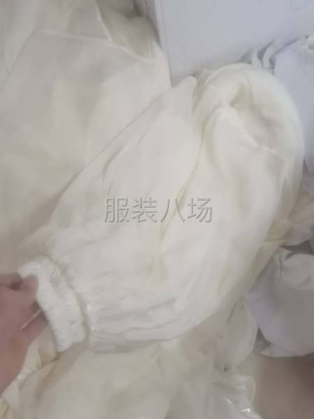 明天空下来6个人 ，做裤子多一点-第1张图片