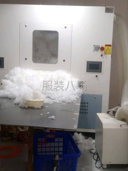 充绒机1台，2头12称。充棉机1台，2头4称。-第1张图片