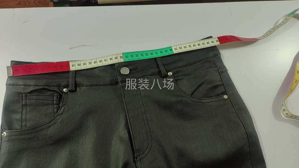 本厂主要生产皮裤，皮裙，男裤，涂层拉腰打枣女裤，五线双针裤子-第2张图片